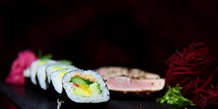 Steak z tuniaka s Yasai Roll a Cuma šalátom v EDO-KINE