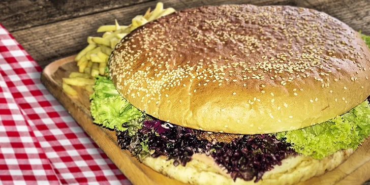 XXL hamburger pre hladných obrov - až 1,5 kila!