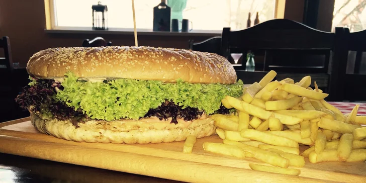 XXL hamburger pre hladných obrov - až 1,5 kila!
