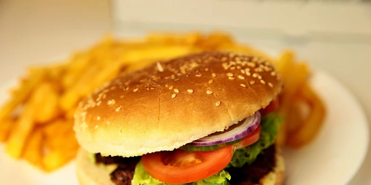 2 x Hovädzí burger s hranolčekmi na donášku
