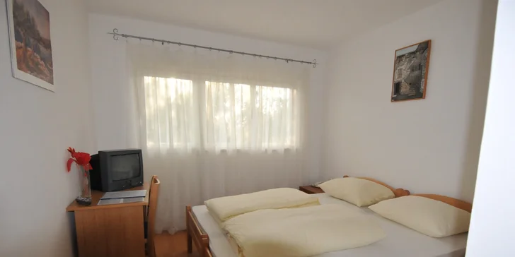 Letná pohoda v letovisku Makarska Riviéra s polopenziou