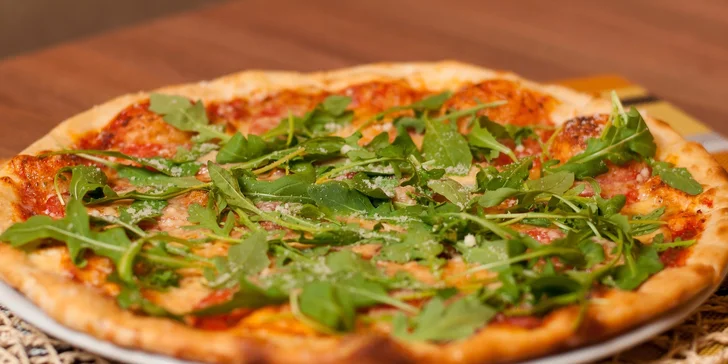 Talianska pizza alebo Bastoncini pizza tyčinky podľa výberu, nápoj v cene