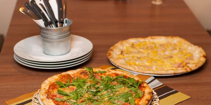 Talianska pizza alebo Bastoncini pizza tyčinky podľa výberu, nápoj v cene