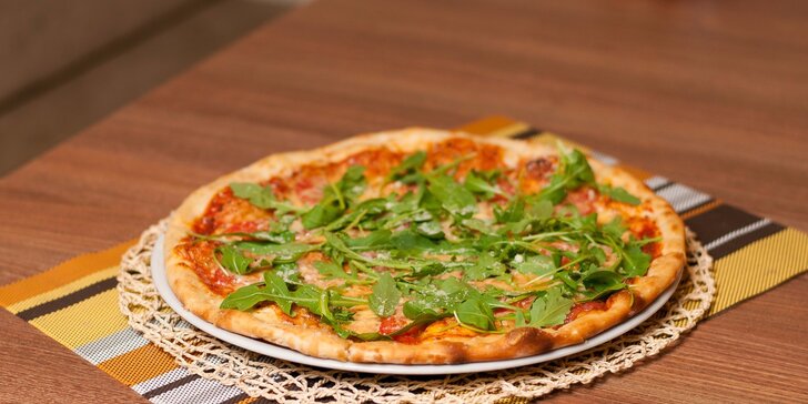 Talianska pizza alebo Bastoncini pizza tyčinky podľa výberu, nápoj v cene