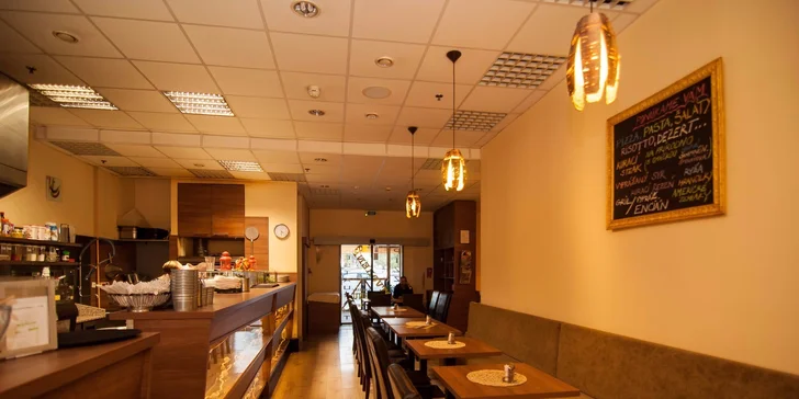 Talianska pizza alebo Bastoncini pizza tyčinky podľa výberu, nápoj v cene