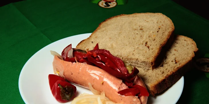 XXL utopenec alebo nakladaný Hermelín + 2 veľké čapované pivá Staropramen