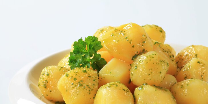 Chorvátska špecialita! Brancin na žaru, zemiaky so špenátom a zeleninová obloha!
