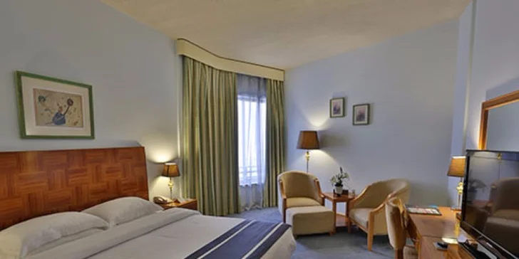 8-dňová dovolenka v Emirátoch s letiskovými poplatkami, servisom a službami delegáta v cene - hotel priamo na pláži!