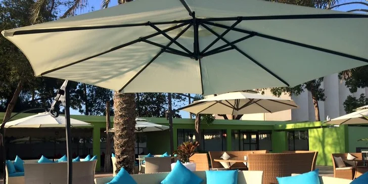 8-dňová dovolenka v Emirátoch s letiskovými poplatkami, servisom a službami delegáta v cene - hotel priamo na pláži!