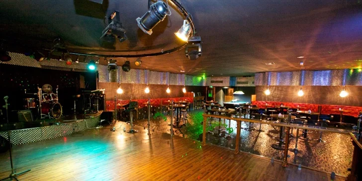 8-dňová dovolenka v Emirátoch s letiskovými poplatkami, servisom a službami delegáta v cene - hotel priamo na pláži!