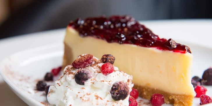 American cheesecake s bio džemom a kávou