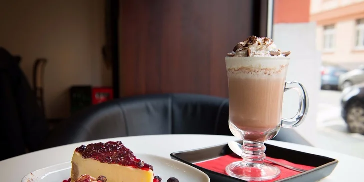 American cheesecake s džemom a kávou