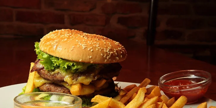 Hovädzí burger, hranolčeky a dresing v "base" NEW ALCATRAZ
