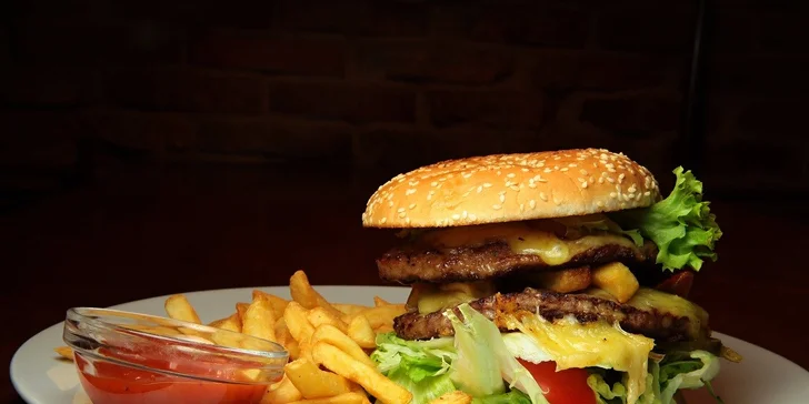 Hovädzí burger, hranolčeky a dresing v "base" NEW ALCATRAZ
