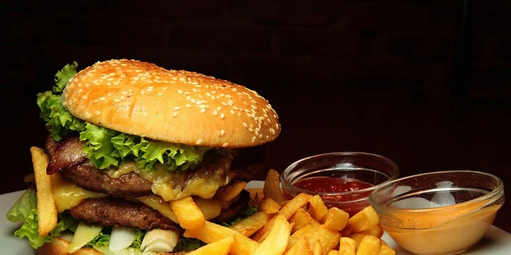 Hovädzí burger, hranolčeky a dresing v "base" NEW ALCATRAZ