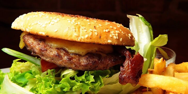 Hovädzí burger, hranolčeky a dresing v "base" NEW ALCATRAZ