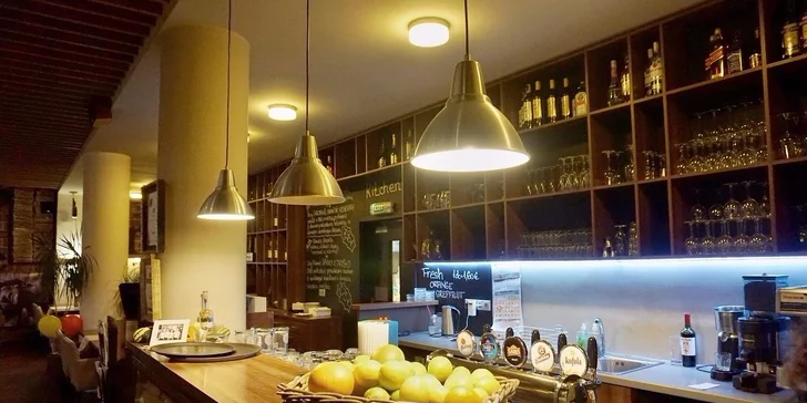 GRAND MC Pulitzer burger s hranolčekmi a domácou slepačou polievkou