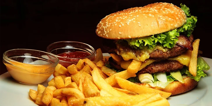 Hovädzí burger, hranolčeky a dresing v "base" NEW ALCATRAZ