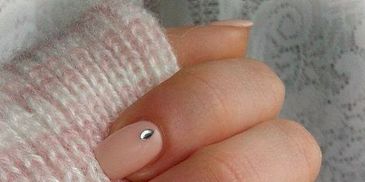 Oživte svoje ruky so Shellac manikúrou či gelovými nechtami