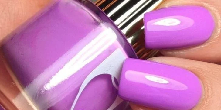 Oživte svoje ruky so Shellac manikúrou či gelovými nechtami
