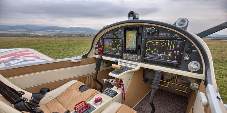 Let lietadlom Viper SD4 či Skyper GT9 s možnosťou pilotovania – exkluzívny valentínsky darček!