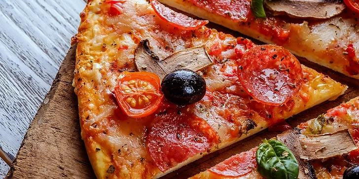 Super pizza podľa vlastného výberu v Tryo pube