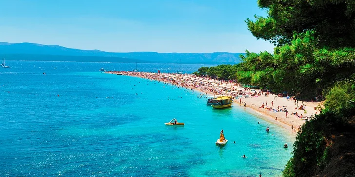 Letná pohoda v letovisku Makarska Riviéra s polopenziou