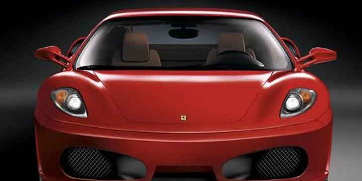 Jazda na športiaku FERRARI F430 – aj na letisku!