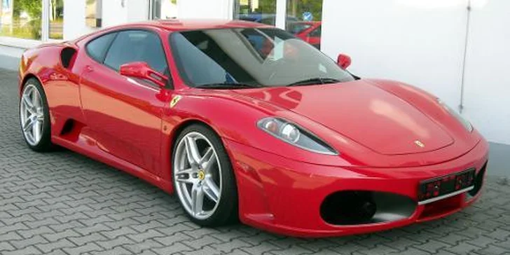 Jazda na športiaku FERRARI F430 – aj na letisku!