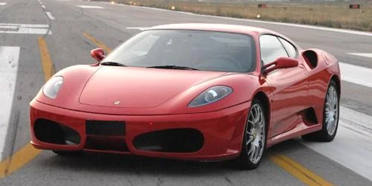 Jazda na športiaku FERRARI F430 – aj na letisku!