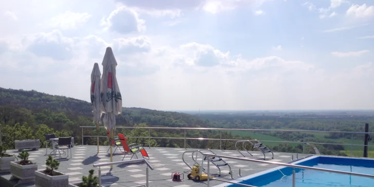 Panoramatický wellness pobyt pre dve osoby s bohatou polpenziou na úpätí inoveckých vrchov