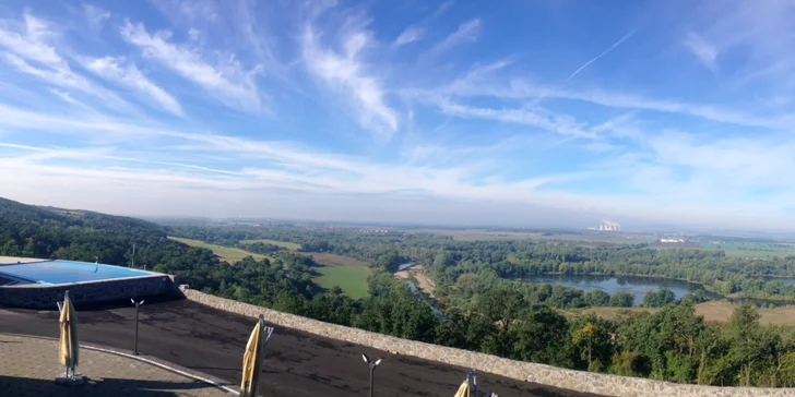 Panoramatický wellness pobyt pre dve osoby s bohatou polpenziou na úpätí inoveckých vrchov