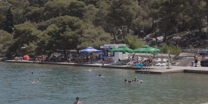 Chorvátska dovolenka pre 2 osoby na 8 dní aj s polpenziou v Hoteli Borovnik***