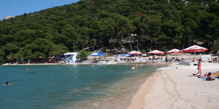 Chorvátska dovolenka pre 2 osoby na 8 dní aj s polpenziou v Hoteli Borovnik***