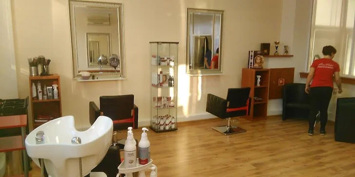 Svieži jarný strih aj pre pánov s vitamínovou kúrou alebo luxusná kaviárová kúra