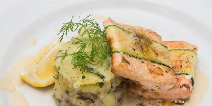 Exkluzívne menu v centre Starého mesta. Dajte si grilovaného lososa alebo jelení steak!