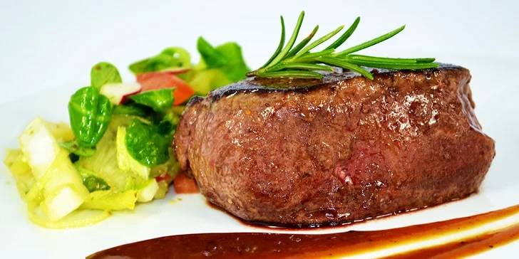 Jelení steak so šípkovou omáčkou alebo rodinné menu pre 4 osoby