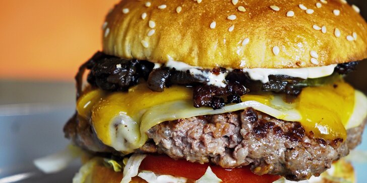 Perfektný burger v novootvorenej reštaurácii City Burger. Obohatené o chutnú novinku Bacon Burger!
