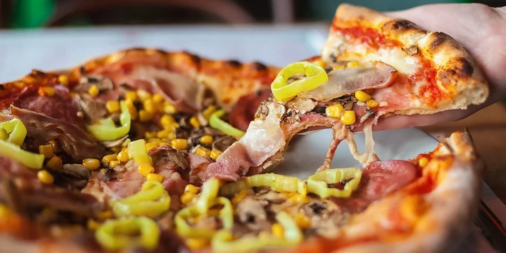 Pizza alebo cestoviny pre dvoch + palacinka s tvarohom a čokoládou