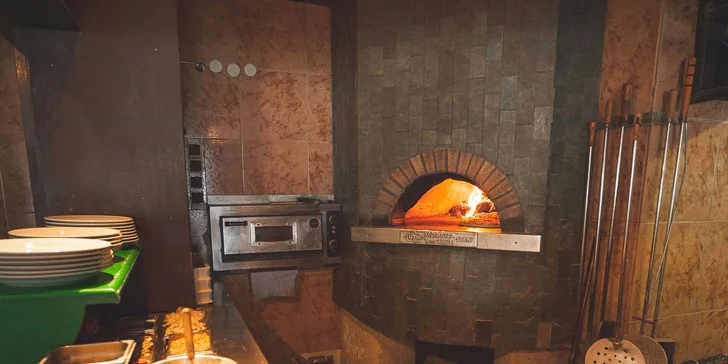 Pizza alebo cestoviny pre dvoch + palacinka s tvarohom a čokoládou