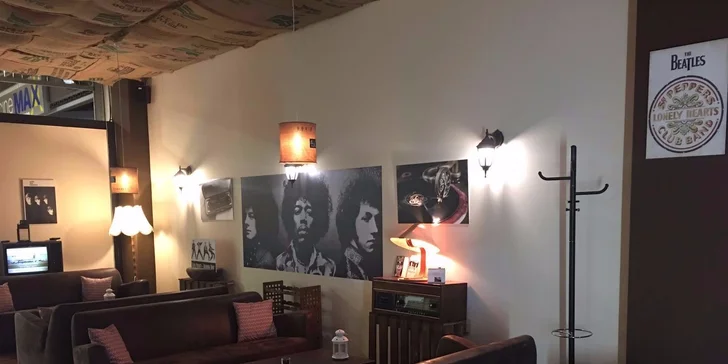 Presso, latte alebo cappuccino so zákuskom v Musicafe