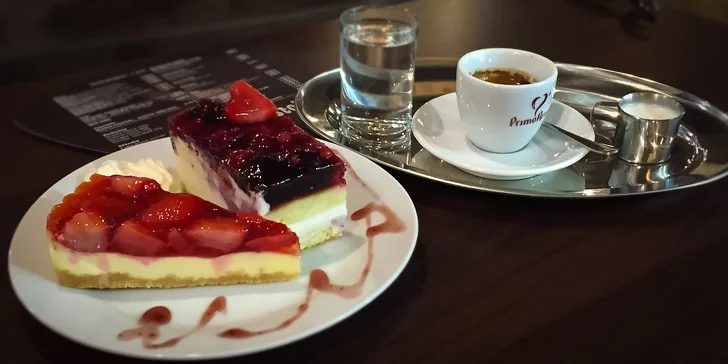 Presso, latte alebo cappuccino so zákuskom v Musicafe