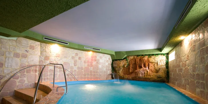 Wellness pobyt pre dve osoby s bohatou polpenziou počas letných prázdnin + zvýhodnené dieťa do 8 rokov. Len 20 minút od Bratislavy!