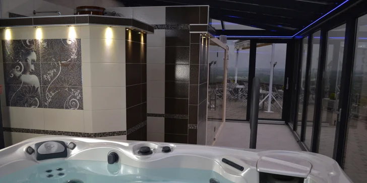 Panoramatický wellness pobyt pre dve osoby s bohatou polpenziou na úpätí inoveckých vrchov