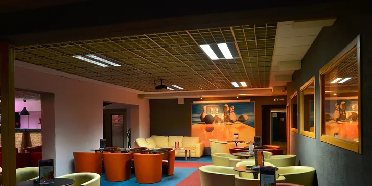 Hodina zábavy na biliarde či bowlingu