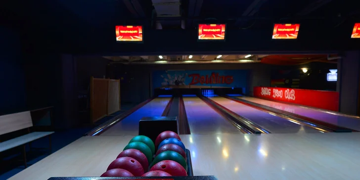Hodina zábavy na biliarde či bowlingu