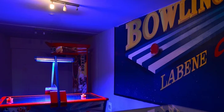 Hodina zábavy na biliarde či bowlingu
