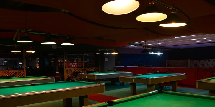 Hodina zábavy na biliarde či bowlingu