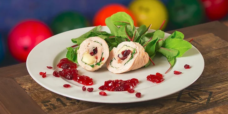 Slávnostné promočné dvojchodové alebo štvorchodové menu a bowling
