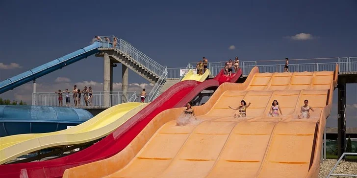 Dovolenka na slnečných jazerách pre dvoch s polpenziou a vstupom do AQUAPARK SENEC. Dieťa do 12 rokov za zvýhodnených podmienok!